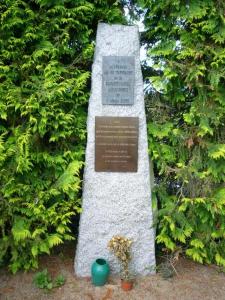 Monumento víctimas el IB504